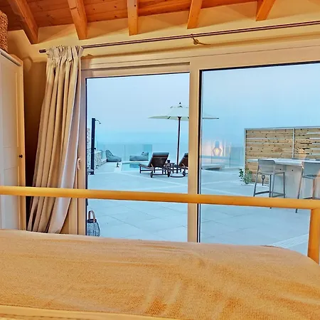 Sea & Cliff Luxury Suites Benitses  Exterior foto