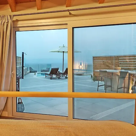 Sea & Cliff Luxury Suites Benitses  Exterior foto