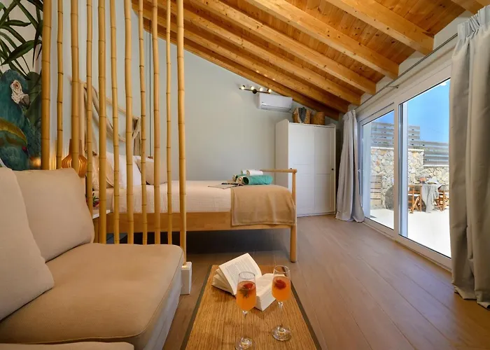 Sea & Cliff Luxury Suites