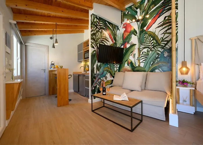 Sea & Cliff Luxury Suites