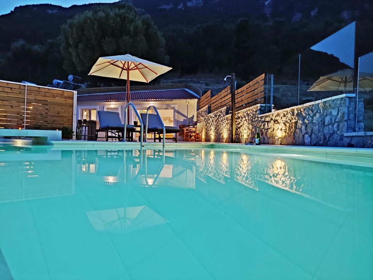 Sea & Cliff Luxury
