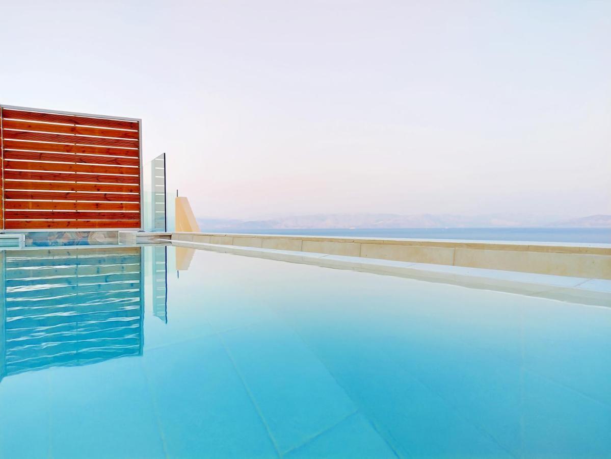 Sea & Cliff Luxury