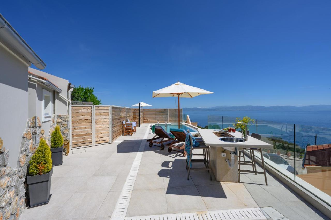 Sea & Cliff Luxury Villa *