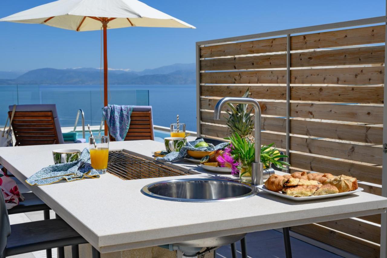 Sea & Cliff Luxury Villa *