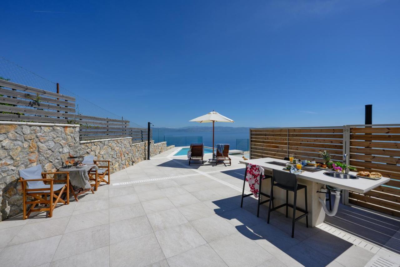 Sea & Cliff Luxury Villa